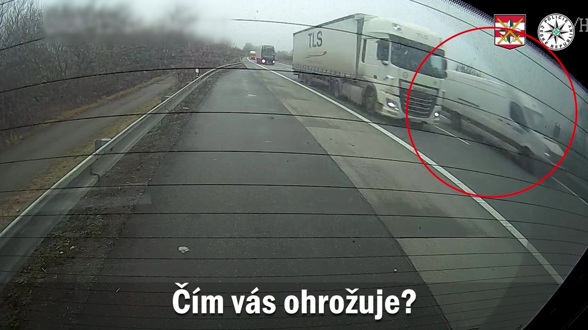 Zdrogovaný řidič dodávky najížděl u Brna na auta, řidička to natočila